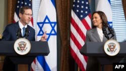 رئیس جمهوری اسرائیل در دفتر کامالا هریس با او دیدار کرد. 