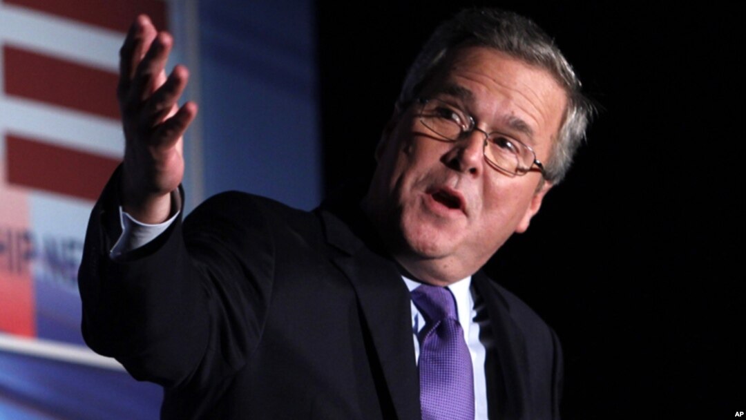 Selain menggalang dukungan bagi Mitt Romney, Jeb Bush membela kakaknya, mantan Presiden George W. Bush, yang sering jadi 'kambing hitam' pemerintahan Obama (foto: dok). 