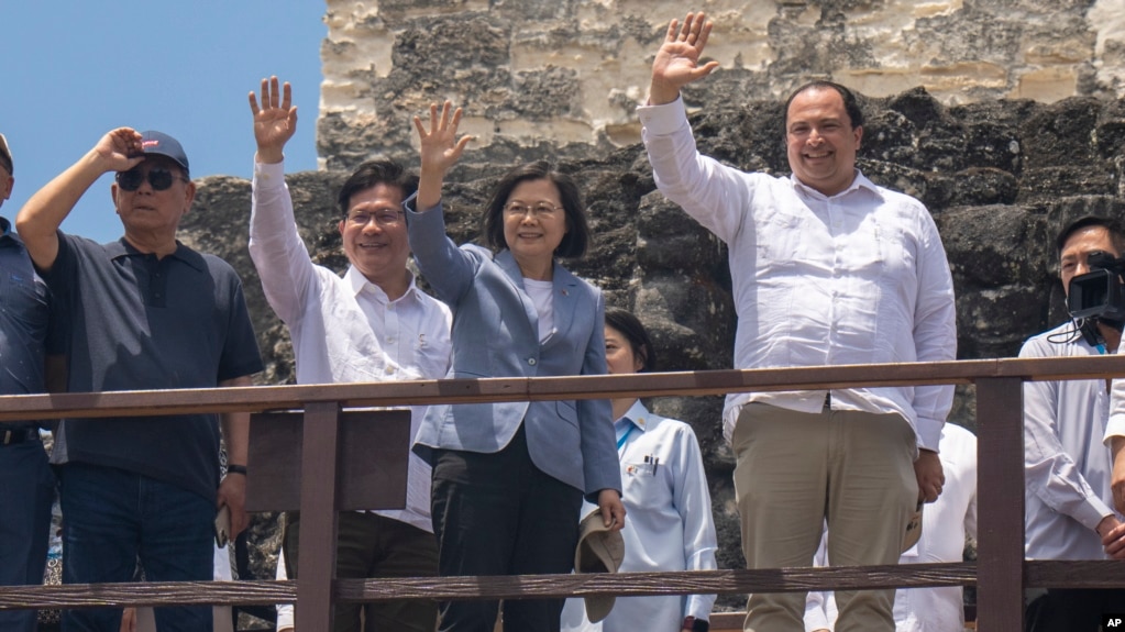 资料图：台湾总统蔡英文2023年4月访问危地马拉。（美联社）(photo:VOA)