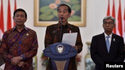 Indonesian President Joko Widodo makes a statement on the U.S. recognition of Jerusalem as Israel's capital, at the Presidential Palace in Bogor, West Java, Indonesia December 7, 2017.