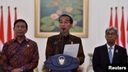 Presiden Joko Widodo pada saat memberikan pernyataan pers mengenai pengakuan AS atas Yerusalem sebagai Ibu Kota Israel di Istana Presiden Bogor, Jawa Barat, 7 Desember 2017.