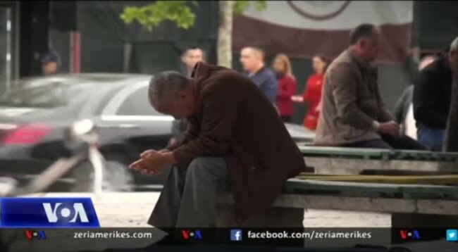 Popullsia drejt plakjes, të moshuarit mes varfërisë dhe braktisjes
