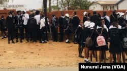 Zvikoro zviri kuvhurwa muchikamu chepiri neMuvhuro unouya, mamwe masangano evarairidzi achiti nhengo dzawo hadzisi kuzodzokera kumabasa sezvo dzisina mari.