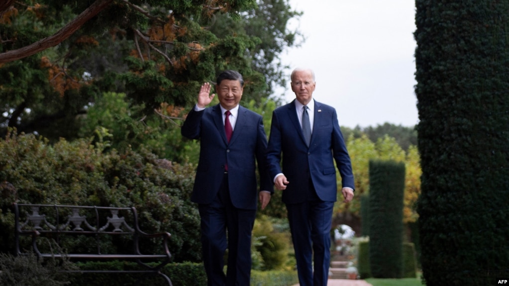 资料照片：美国总统拜登与中国领导人习近平在加州费罗丽庄园举行双边会谈。（2023年11月15日）(photo:VOA)