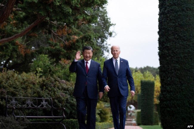 美国总统拜登与中国领导人习近平在加州费罗丽庄园举行双边会谈。(2023年11月15日)