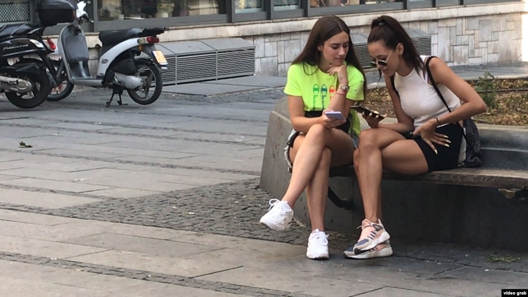 Mladi u Srbiji se, prema istraživanju KOMS, najviše informišu preko društvenih mreža, a najmanje preko televizije