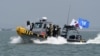 南韓2016年6月派出海軍人員打擊中國非法捕魚活動。 （南韓國防部照片）