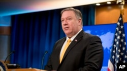 Sekretaris Negara Mike Pompeo dalam konferensi pers di Departemen Luar Negeri, Washington, D.C., 1 Februari 2019.