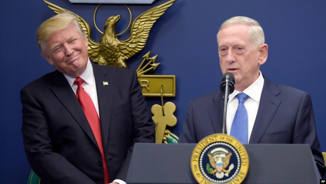 Bộ trưởng Quốc phòng Mỹ Jim Mattis và Tổng thống Donald Trump