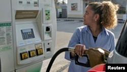 Los precios al consumidor en Estados Unidos subieron más de lo esperado en agosto, según datos del gobierno.