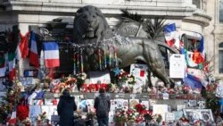 Le journaliste Abdelaziz Moundé, joint à Paris par John Lyndon