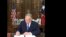 Thống đốc Greg Abbott ký ban hành luật trừng phạt những "thành phố lánh nạn" tại Austin Texas ngày 7/5/2017. 