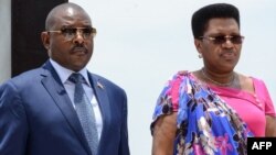 Le président burundais Pierre Nkurunziza et son épouse Denise Nkurunziza à la commémoration du 56e anniversaire de la mort du prince Louis Rwagasore, héros de l'indépendance burundaise, à Bujumbura, le 13 octobre 2017.