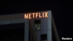 Una vista general fuera de la oficina de Netflix después de que el Writers Guild of America (WGA, por sus siglas en inglés) dijera que llegó a un acuerdo laboral preliminar con importantes estudios en Los Ángeles, California, EEUU, el 24 de septiembre de 2023.