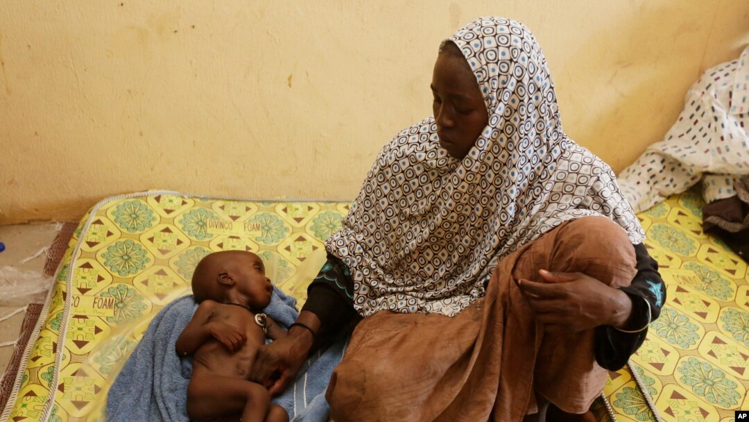 Wata da yaronta da ya kusa mutuwa saboda rashin abinci