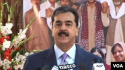 Perdana Menteri Pakistan, Yusuf Raza Gilani mengimbau warga membantu upaya pemulihan dari bencana banjir.