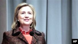 Hillary Clinton, Waziri wa Mambo ya Nje wa Marekani akizinduzi Siku ya Wanawake Duniani.