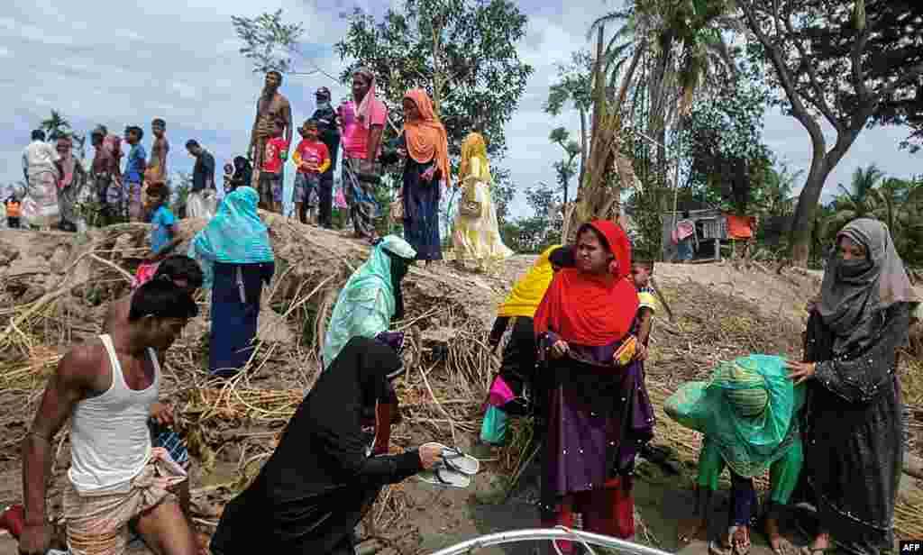 محکمہ موسمیات نے پیش گوئی کی ہے کہ طوفان &#39;ایمفان&#39; سے بھارت کی دو ریاستوںمغربی بنگال اور اڑیسہ میں کھڑی فصلوں اور باغات کو بھی بڑے پیمانے پر نقصان پہنچ سکتا ہے۔