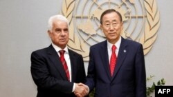 Kıbrıs Türk Cumhurbaşkanı Derviş Eroğlu, BM Genel Sekreteri Ban Ki Moon'la, 24 Eylül, 2011 Birleşmiş Milletler, New York