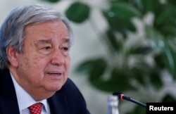 Sekretaris Jenderal PBB Antonio Guterres berbicara pada konferensi pers di kompleks PBB di Gigiri, Nairobi, Kenya, 3 Mei 2023. (Foto: REUTERS/Thomas Mukoya)