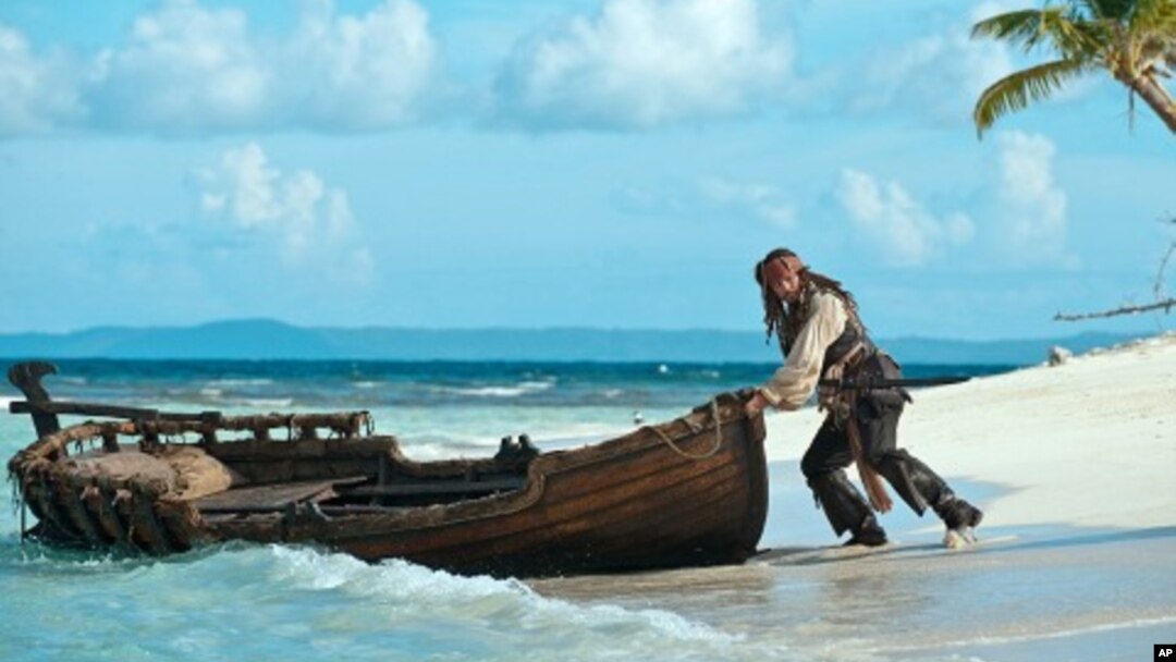 Johnny Depp y Helena Bonham-Carter, serán los protagonistas de ‘Piratas del Caribe 5’