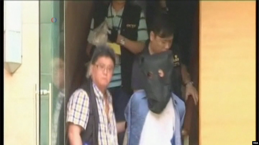 香港警方星期天晚上發現一批可製造炸彈的材料拘捕了9名嫌疑人，指稱他們圖謀製造炸彈。（視頻截圖）