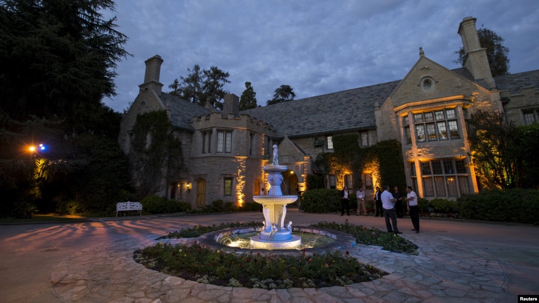 洋楽 A Night At The Playboy Mansion Playboy Mansion Goes on Sale