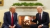 Presiden Joe Biden bertemu dengan Presiden terpilih Donald Trump di Ruang Oval Gedung Putih, , Washington, D.C., Rabu, 13 November 2024. (Evan Vucci/AP)