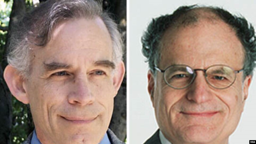 Profesor Christopher Sims (kiri) dan Prof. Thomas Sargent, peraih hadiah Nobel di bidang Ekonomi tahun 2011 (foto: dok).