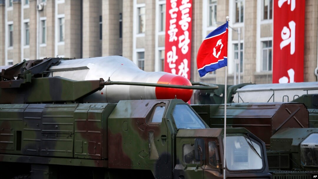 Misil balistik Nodong diarak-arak dalam sebuah parade di Pyongyang, Korea Utara. (Foto: dok.)