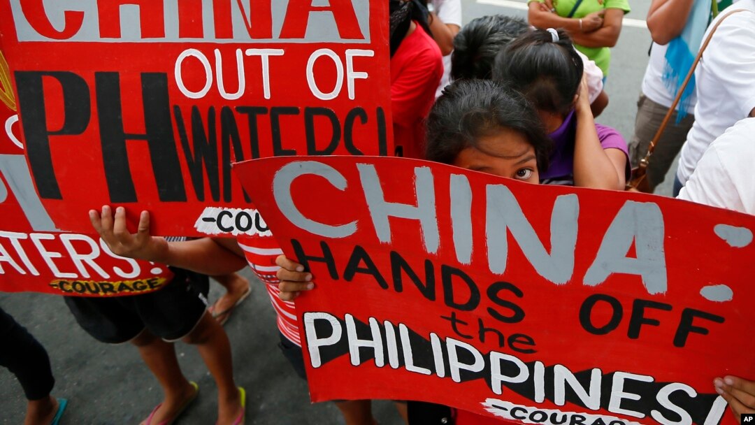 Biểu tình chống Trung Quốc tại thành phố Makati, phía đông Manila, Philippines, ngày 12/11/2015.