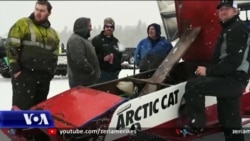 Alaskë, gara me makina mbi liqenin e ngrirë