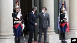 دیدار امانوئل مکرون، رئیس جمهوری فرانسه، و آنتونی بلینکن، وزیر خارجه آمریکا، در پاریس