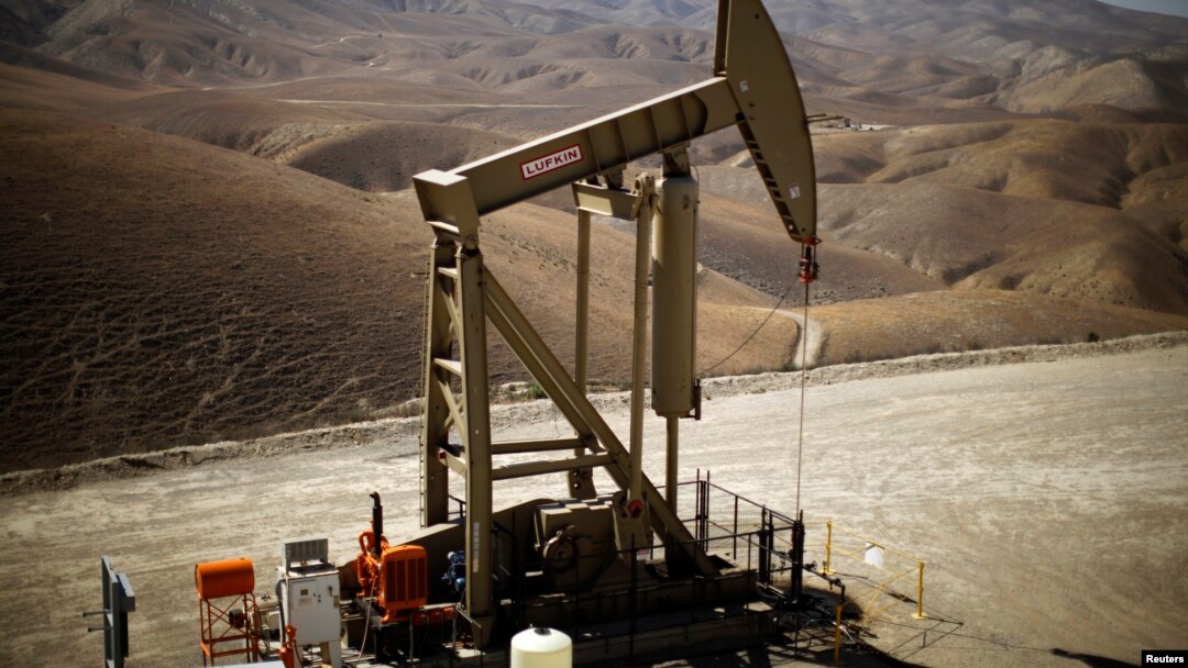 Kilang minyak di Monterey Shale, California. (Foto: Dok)