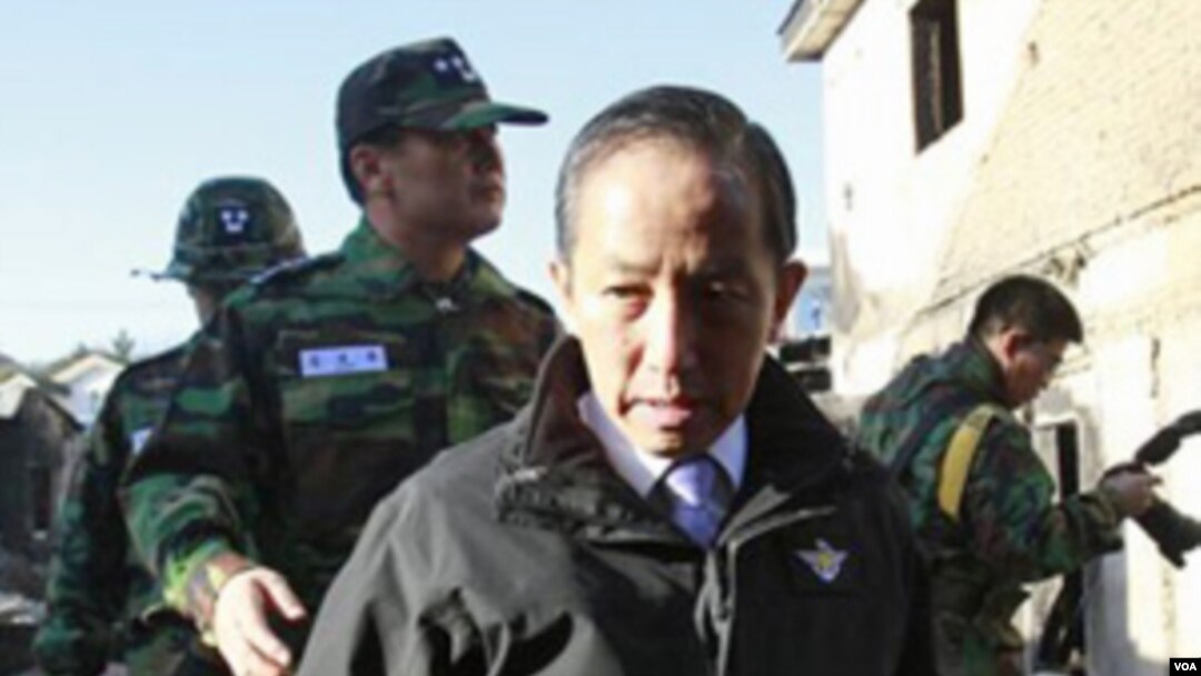 Menteri Pertahanan Korea Selatan Kim Tae-young meletakkan jabatannya sebagai tanggapan atas kritik terhadap cara ia menangani serangan artileri Korea Utara.