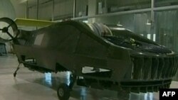 Automjet fluturues pa helika i manovrueshëm si helikopter