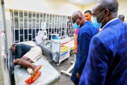 Lagos State Goveror Babajide Sanwo-Olu visits injured people at a hospital in Lagos, Nigeria, Oct. 21, 2020. (Lagos State Government/ Handout)