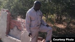 UMnu. Mbuso Fuzwayo, umqondisi wenhlanganiso yeIbhetshu Likazulu, uthi akumangalisi ukutshontshwa kwelitshe ngabacatshangelwa ukuba basekela uhulumende. (Photo Credit/Mbuso Fuzwayo)