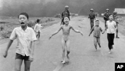 Ảnh 'Em bé Napalm' do nhiếp ảnh gia Nick Út chụp vào năm 1972.