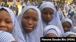 Wasu 'ya'ya mata Fulani da Gwamnan
Borno ke daukar nauyin karatunsu a Jihar.