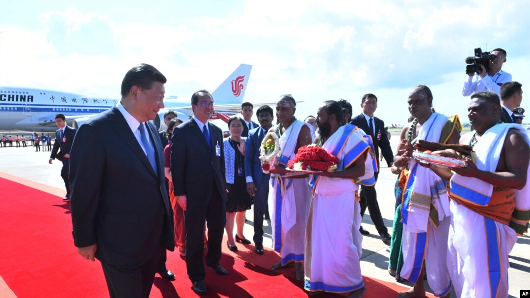 Presiden China Xi Jinping tiba di Chennai, India, 11 Oktober 2019. (Foto: Kementerian Luar Negeri India via AP)