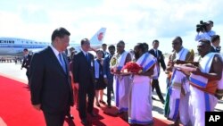 Presiden China Xi Jinping tiba di Chennai, India, 11 Oktober 2019. (Foto: Kementerian Luar Negeri India via AP)