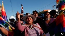 Los partidarios del expresidente Evo Morales se manifiestan en Sacaba, en las afueras de Cochabamba, Bolivia, el lunes 18 de noviembre de 2019. 