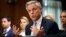 En una entrevista exclusiva con la Voz de América, en la que evalúa el estado de la relación entre Estados Unidos y Rusia, Huntsman dice que Trump ha seguido siendo consecuente en su estrategia hacia Rusia.