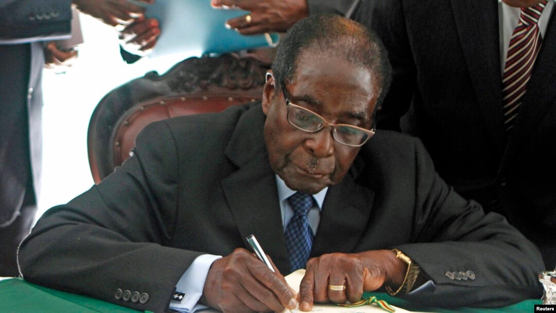 Tổng thống Zimbabwe Robert Mugabe ký ban hành tân hiến pháp