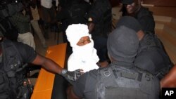 Hissène Habré au tribunal à Dakar le 20 juillet 2015. (AP Photo/Ibrahima Ndiaye)