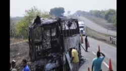 墨西哥巴士撞上拋錨貨車 36人死亡