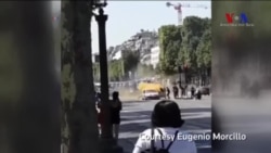 Paris'te Kamyonet Polis Aracına Çarptı
