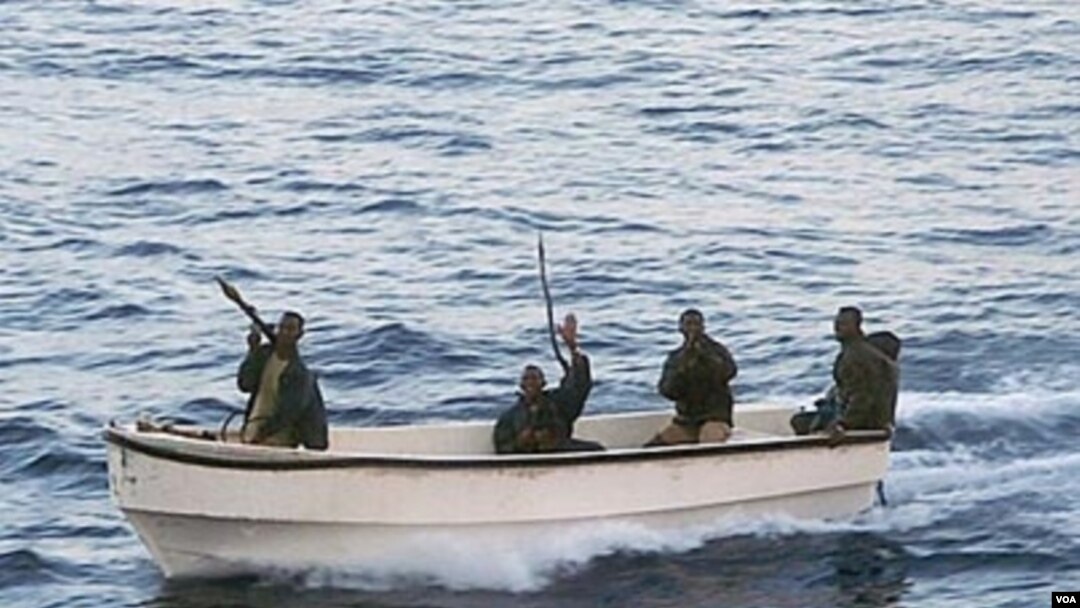 Para bajak laut yang beroperasi di lepas pantai Somalia.