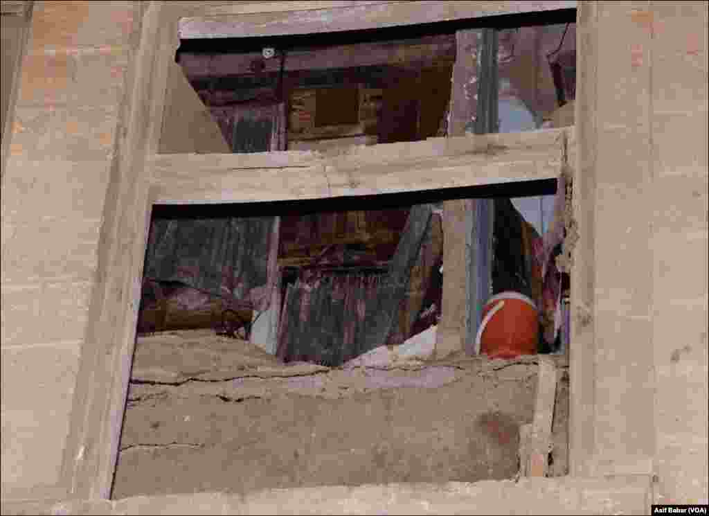 کراچی: عمارت کا شمار شہر کی قدیم رہائشی عمارتوں میں ہوتا ہے